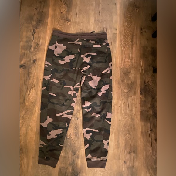 Champs Sporting Goods (CSG) Fleece Jogger Pants in Camo, Size XXL - Picture 3 of 3